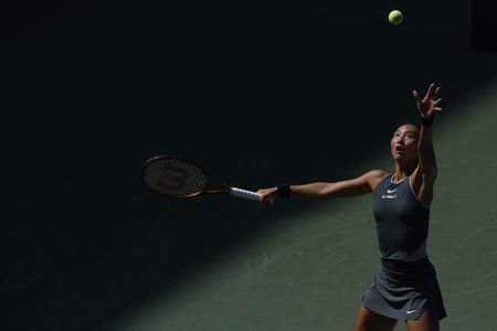 Tennis-Zheng passes Anisimova test to reach U.S. Open second round