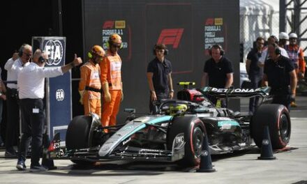 Motor racing-Hamilton slams his qualifying as unacceptable