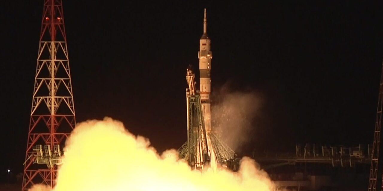 Soyuz craft heads to space station with 2 Russians and 1 American