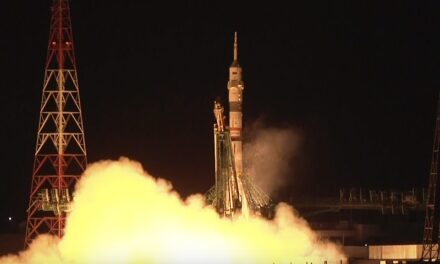 Soyuz craft heads to space station with 2 Russians and 1 American