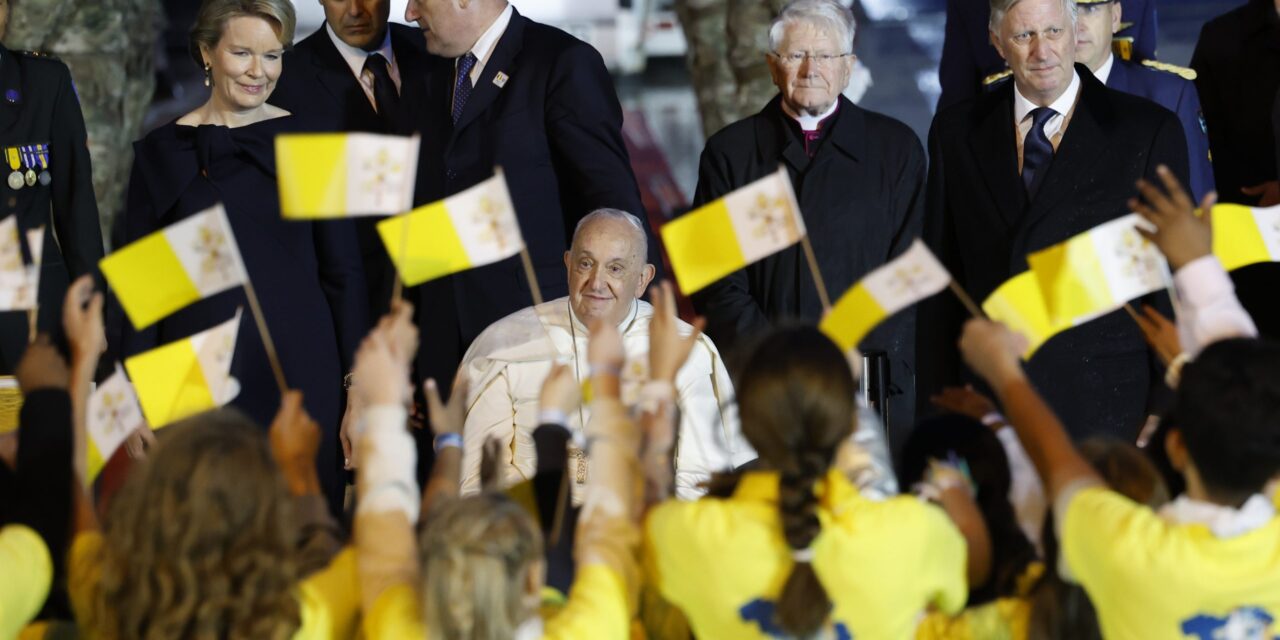 PHOTO COLLECTION: Religion Pope Francis Visits Belgium