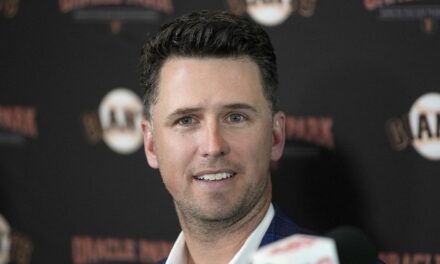 Giants hire former catcher Buster Posey as president of baseball operations, replacing Farhan Zaidi