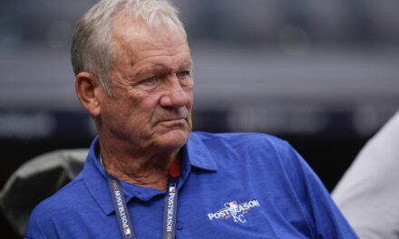 George Brett reminds Royals players of intensity of past playoffs against Yankees