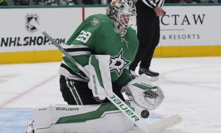 Dallas Stars sign goalie Jake Oettinger to an 8-year, $66 million extension