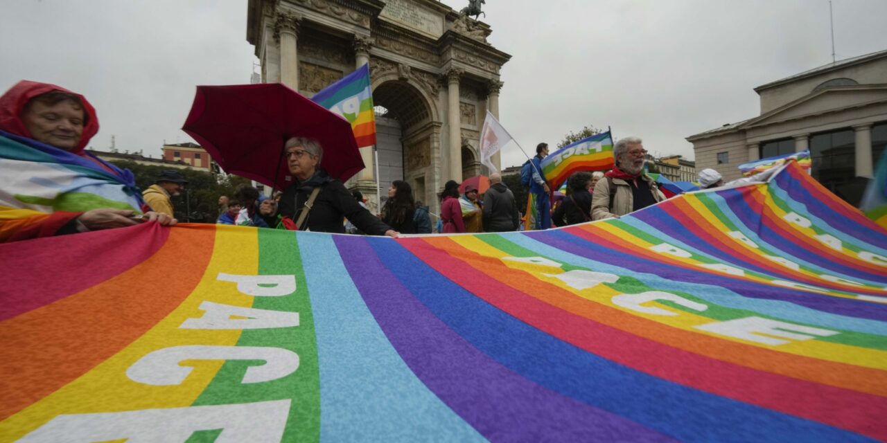 Tens of thousands of demonstrators march across Italy calling for an end to war worldwide