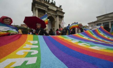 Tens of thousands of demonstrators march across Italy calling for an end to war worldwide