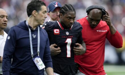 Texans wide receiver Stefon Diggs out for season after tearing right ACL