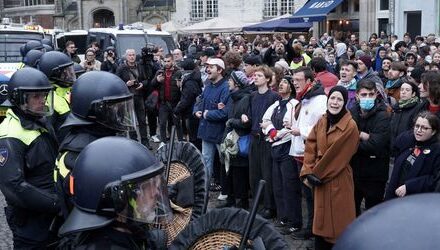 Pro-Palestinian protesters again defy Amsterdam ban