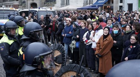 Pro-Palestinian protesters again defy Amsterdam ban