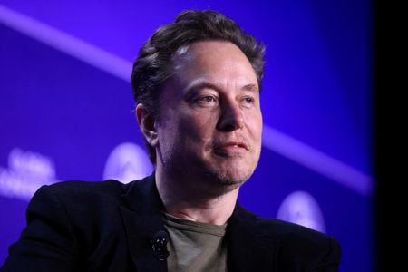 Exclusive-Democratic senators ask Pentagon, US attorney general to probe Musk’s alleged Russia calls