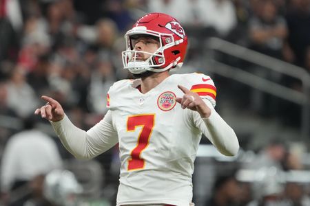 Chiefs K Harrison Butker undergoes surgery on left knee