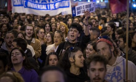 Tens of thousands of Spaniards protest housing crunch and high rents in Barcelona