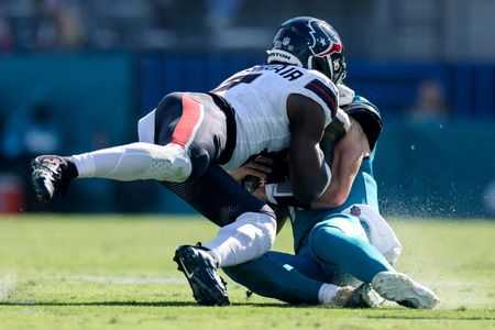 Texans LB Azeez Al-Shaair apologizes for hit; suspension likely