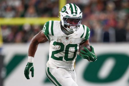 Jets RB Breece Hall (knee) active vs. Jaguars