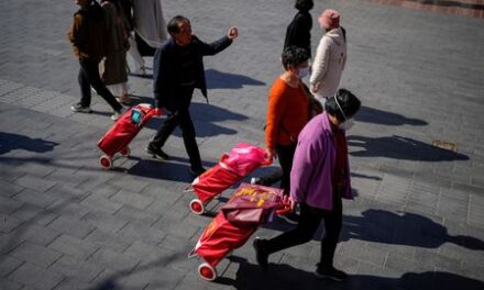 China’s consumption recovery continues despite growth slows, stats bureau says