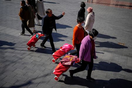 China’s consumption recovery continues despite growth slows, stats bureau says