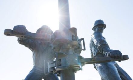 Upstream jobs in Texas oil slipped in Nov, industry group says