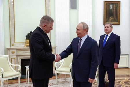 Russian president meets Slovak PM as Ukraine gas transit contract nears expiry