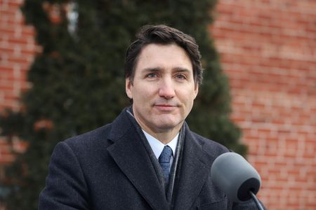 Justin Trudeau announces plan to step down