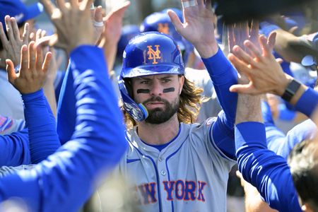 Reports: Mets to re-sign OF/DH Jesse Winker