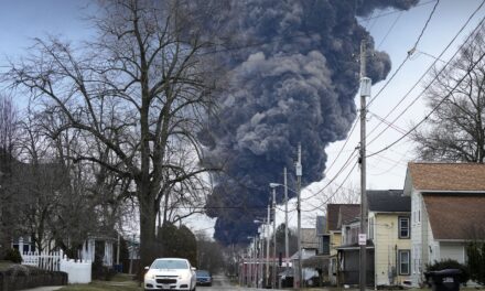 Is Norfolk Southern ‘making it right’ after Ohio derailment? New lawsuit adds to doubts