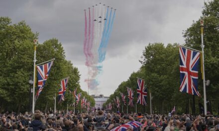 AP PHOTOS: Britain’s V-E Day parade draws thousands celebrating 80th anniversary
