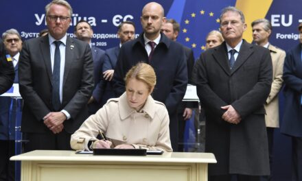 What is the special tribunal for Ukraine that world leaders have backed?