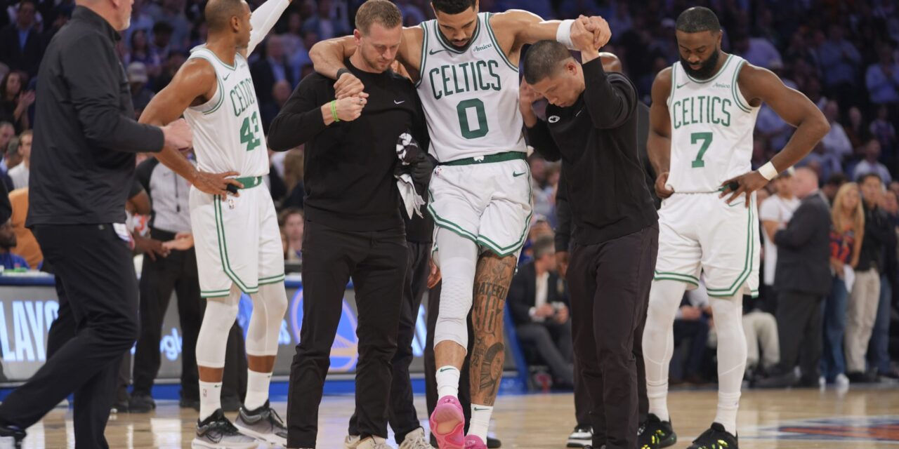 Jayson Tatum out of hospital, meets with Celtics teammates ahead of must-win Game 6 vs. Knicks