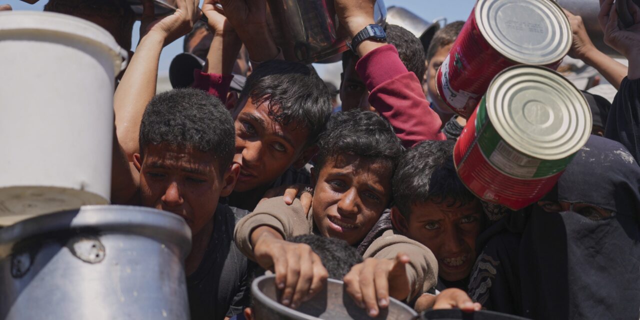 AP PHOTOS: Palestinians struggle to get food even as aid trickles in