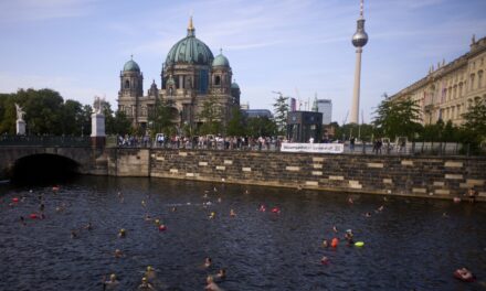 Berlin banned river swimming a century ago. Locals now want to jump back into the water