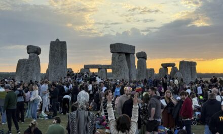 Sunrise at Stonehenge draws druids, pagans and revelers to celebrate the summer solstice